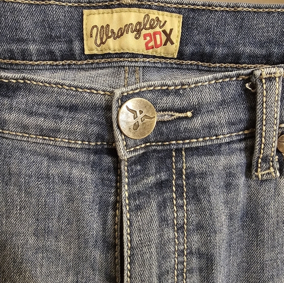 Mens Wrangler 20X Style 42 Vintage Boot Jeans - Picture 2 of 9